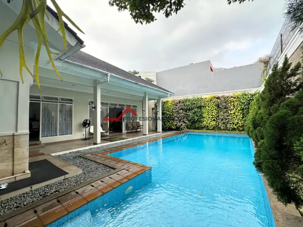 Rumah Kokoh Siap Huni Taman Luas Dekat MRT Fatmawati di Lebak Bulus, Jakarta Selatan