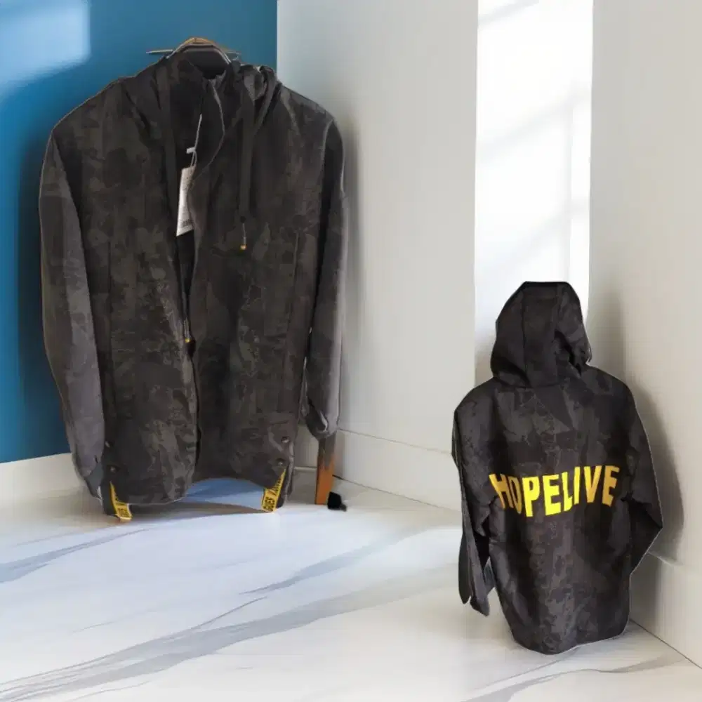 Hoodie resleting hitam pria