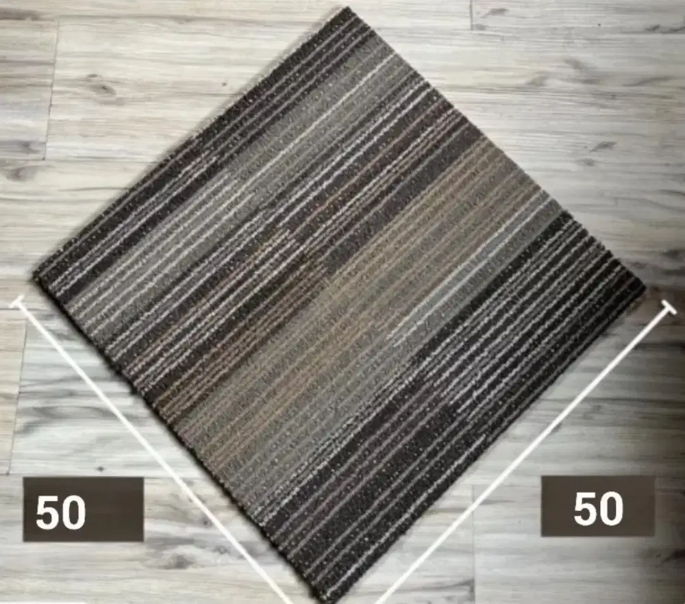 Karpet tile size 50x50