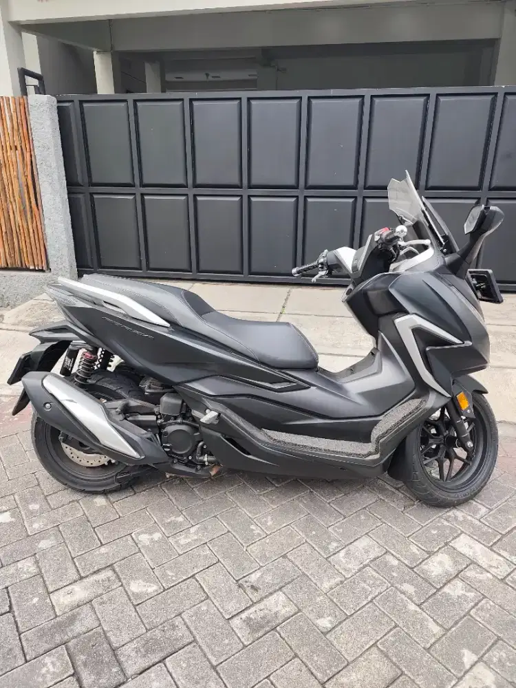 Honda Forza Plat B