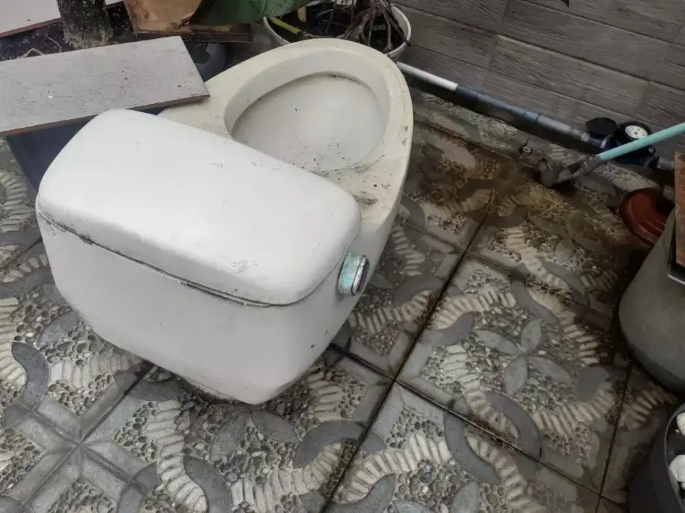 Kloset Duduk model lama