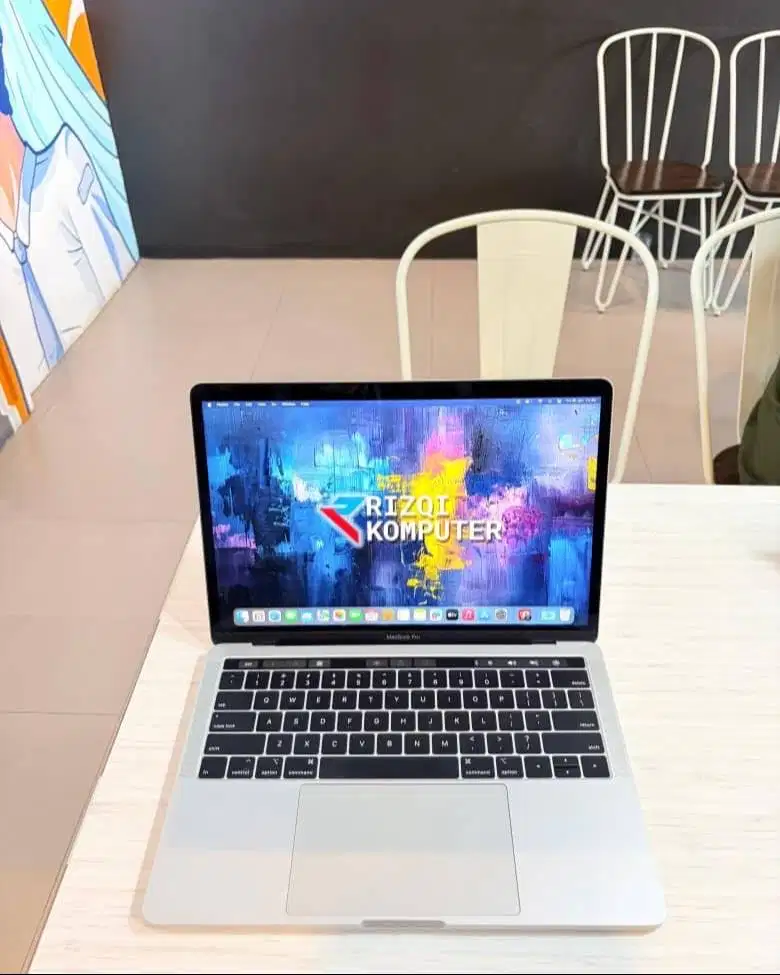 MacBook Pro i5 2019 Touchbar  Intel Core i5 RAM 8GB SSD 256GB