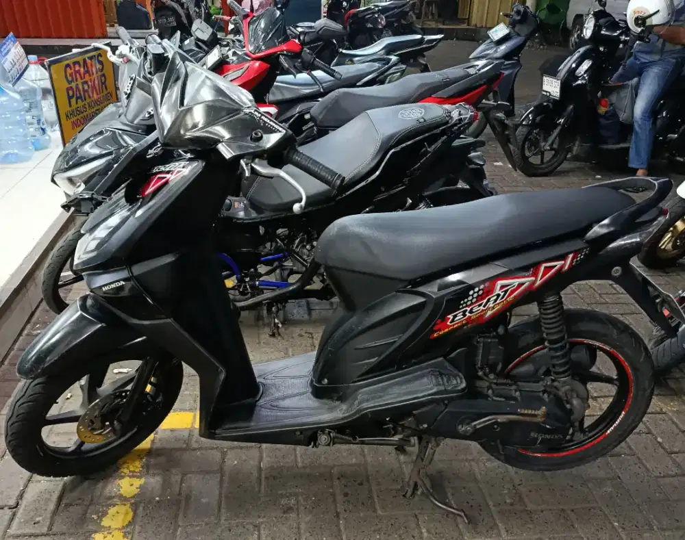 Beat 2010 lengkap(STNK & BPKB)