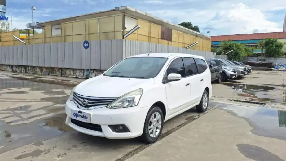 DP MURAH - Nissan Grand Livina 1.5 XV Bensin-MT 2019 Putih