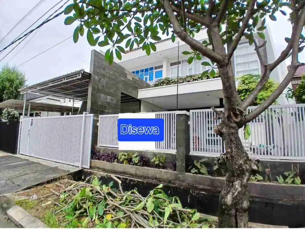 Disewa rumah Fasilitas bisa Carport 4 mobil dan  Usaha Duren Sawit Jakarta Timur