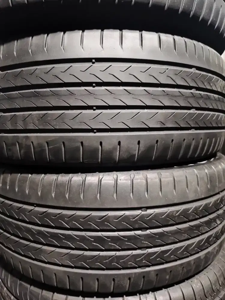 Continental 235 45 R19