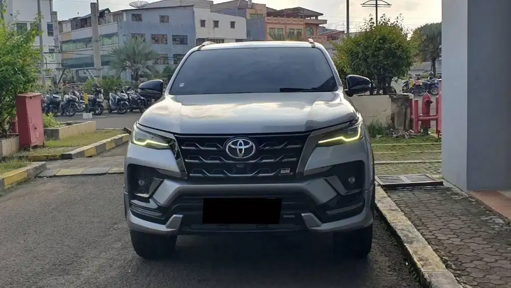 Toyota Fortuner 2.8 VRZ GR Sport 4x2 Diesel AT 2023 Silver km.30rb