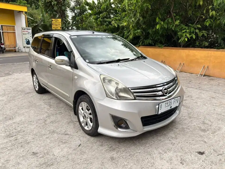 2013 nissan Grand Livina XV Off Plat B mujiono mobil bekas sekoto