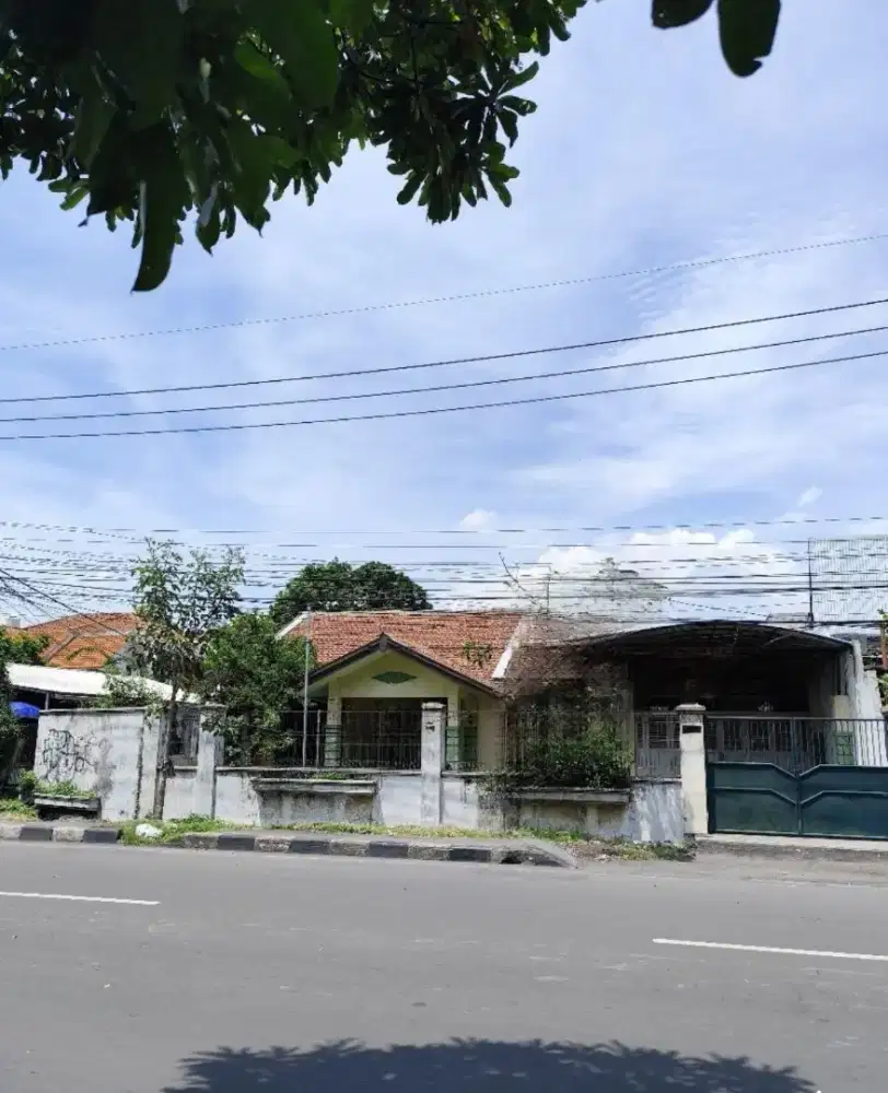 Dijual Rumah Komersial Hook Nol Jalan Raya MERR ramai dekat GM