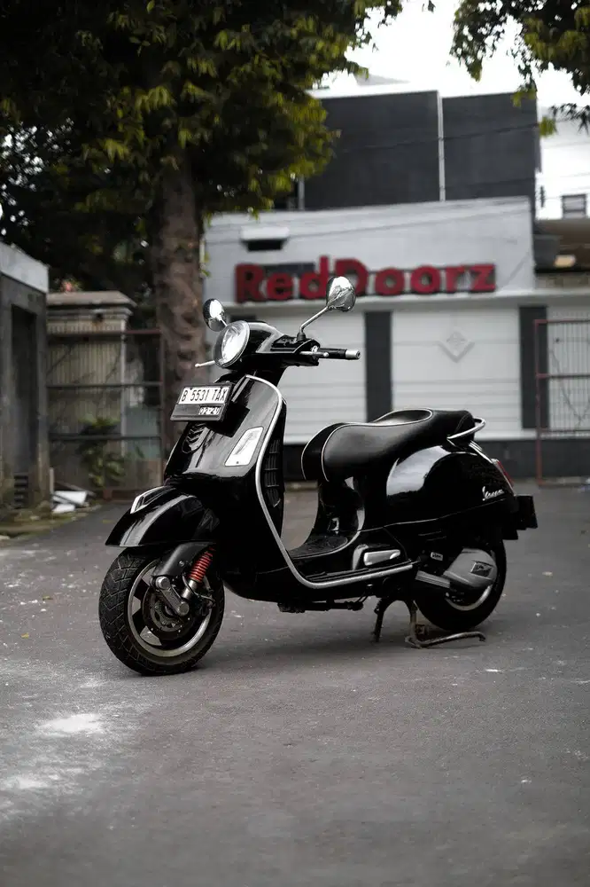 JUAL VESPA MATIC BEKAS/SECOND GTS 2018 MURAH BERGARANSI