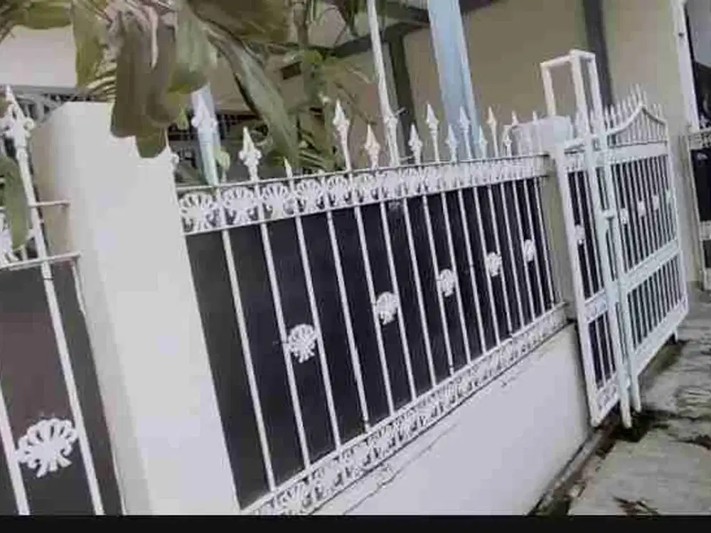 Disewakan Rumah 4 kamar di Griya Loka BSD, 1,5 Lantai