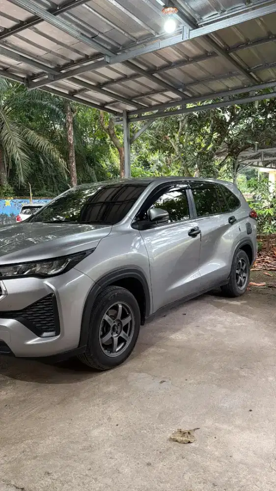 Dijual Toyota Zenix tipe V non hybrid 2022