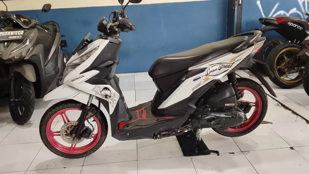 DIJUAL HONDA BEAT STREET 2018 SUPER MULUS