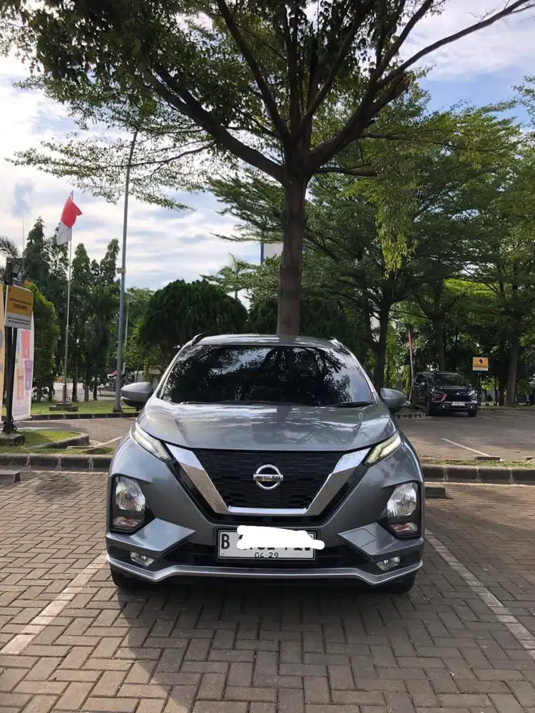 Nissan Livina 1.5 VE AT -  2019  Warna Abu Tua