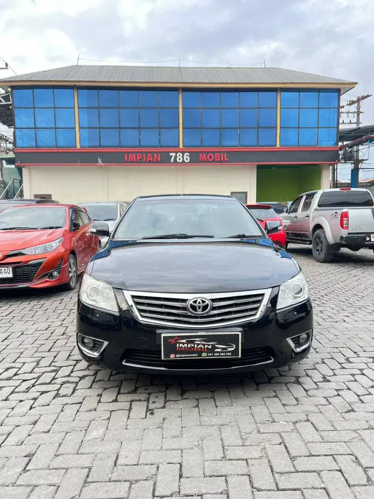 Toyota Camry 2.4 V A/T Hitam 2011 accord teana mazda 6 e class w211