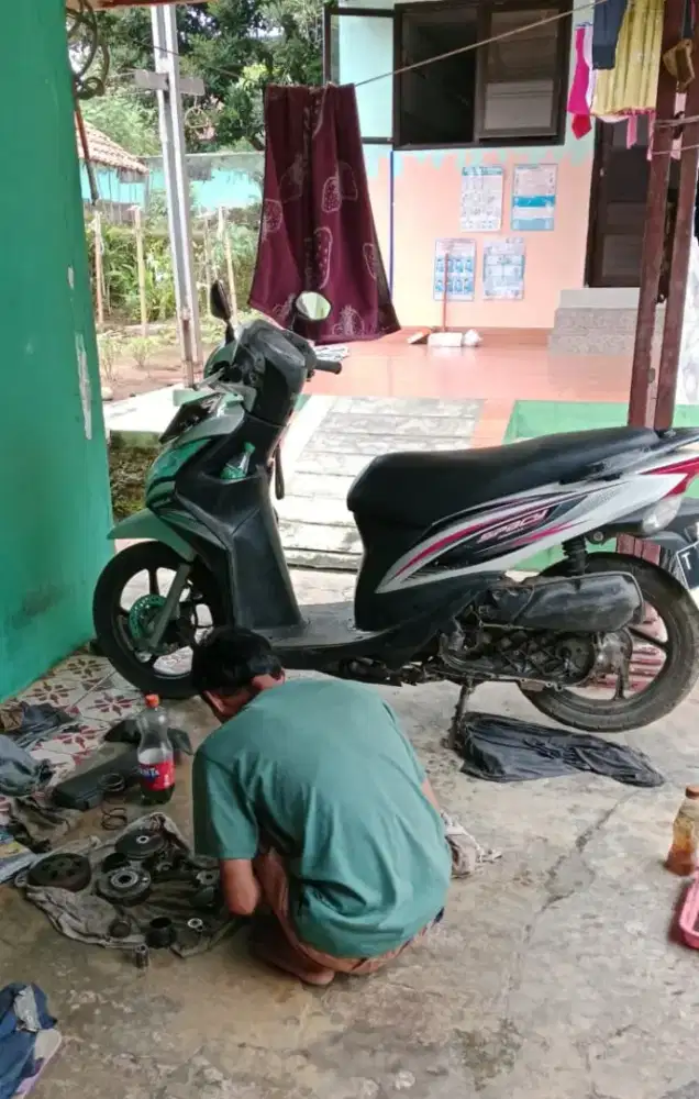 Jasa service motor