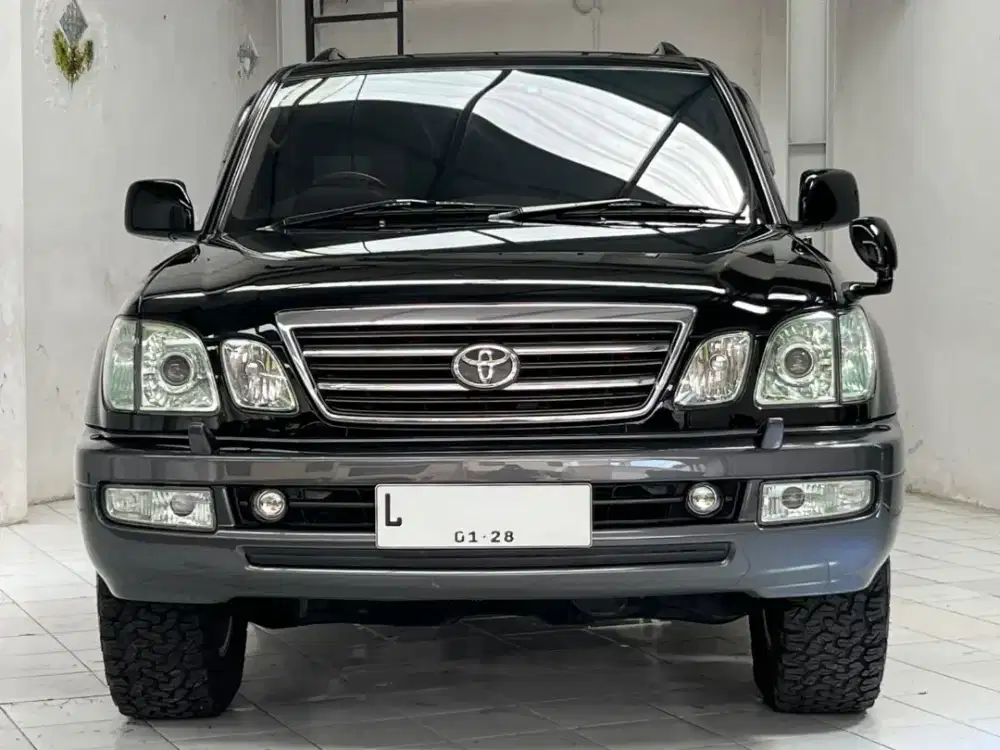 LAND CRUISER CYGNUS 2004 ANTIK