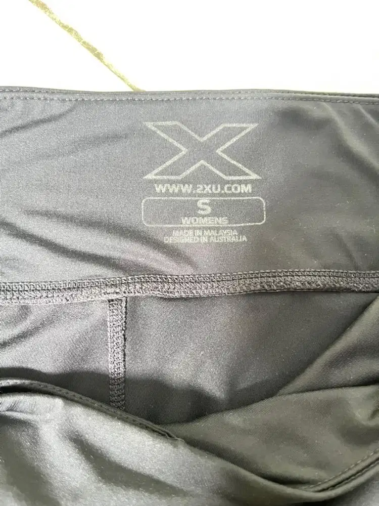 2XU Women's Mid-Rise Compression Tights.