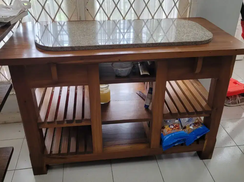 Meja kayu sonokeling