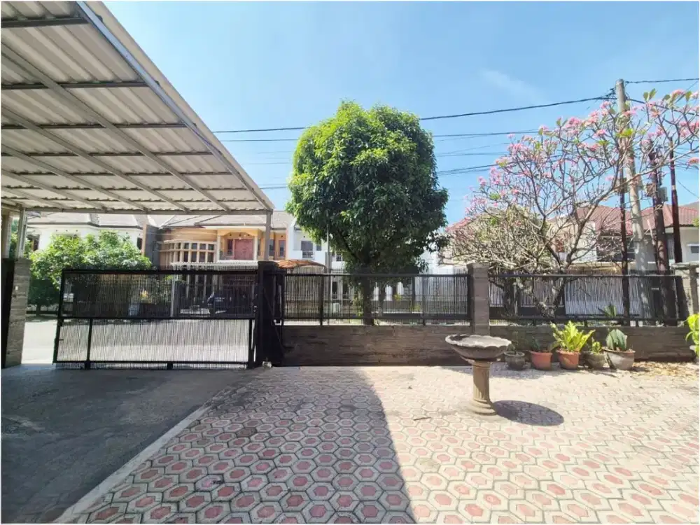 Luxury House Batununggal Indah Estate: 4KT, Semi Furnished, SHM