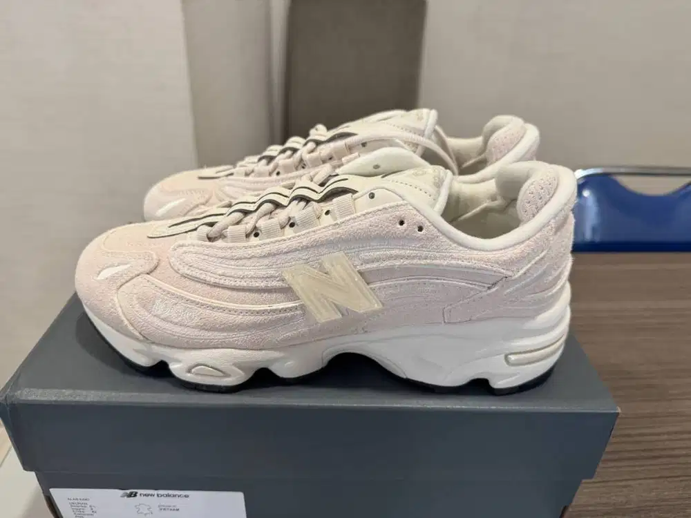 New Balance 1000