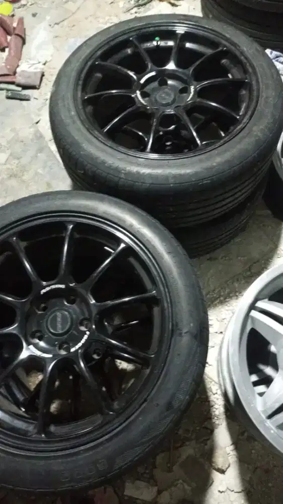 Velg ring 18 volkrays ze40 lebar 8,5 et35 pcd 5x114 pnp 5x112 plus ban