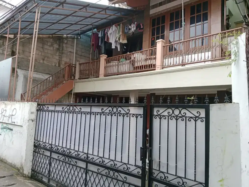 Dijual CEPAT BU Rumah induk dan Kosan aktif dan kontrakan  Lokasi di Johar baru + kontrakan