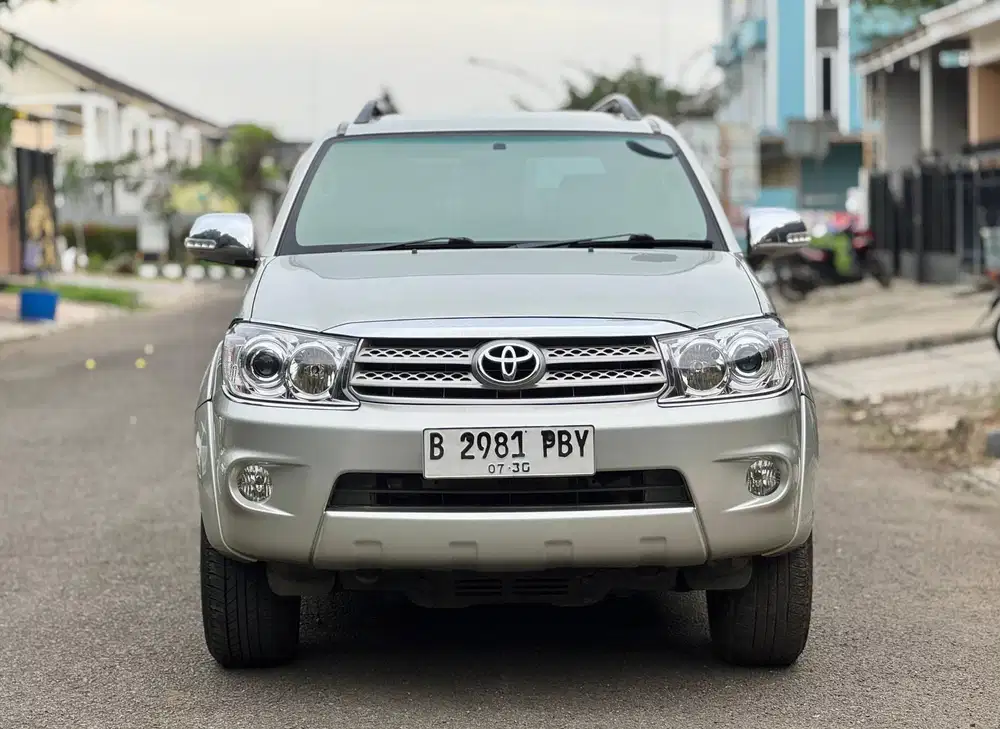 Toyota Fortuner 2.7 G Luxury AT 2010 Sky Gold Mica Metallic