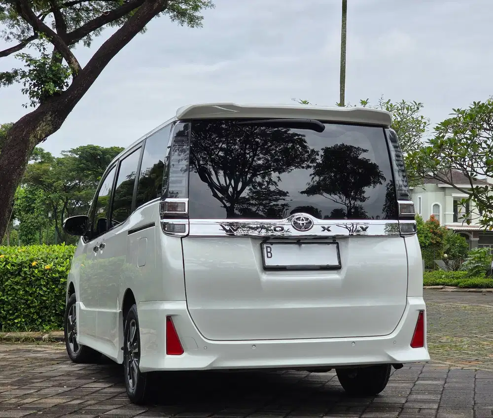 TDP 70.JT NEGO| VOXY 2.0 AT 2020 PUTIH RASA BARU PERFECT !!