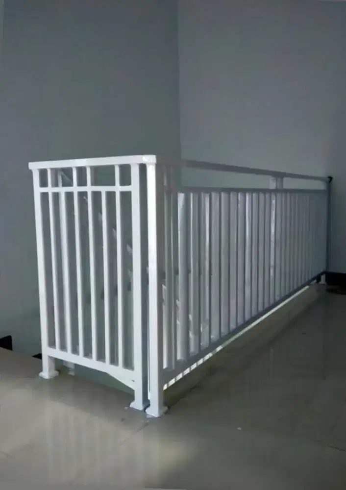 Balkon dan rillingtangga minimalis