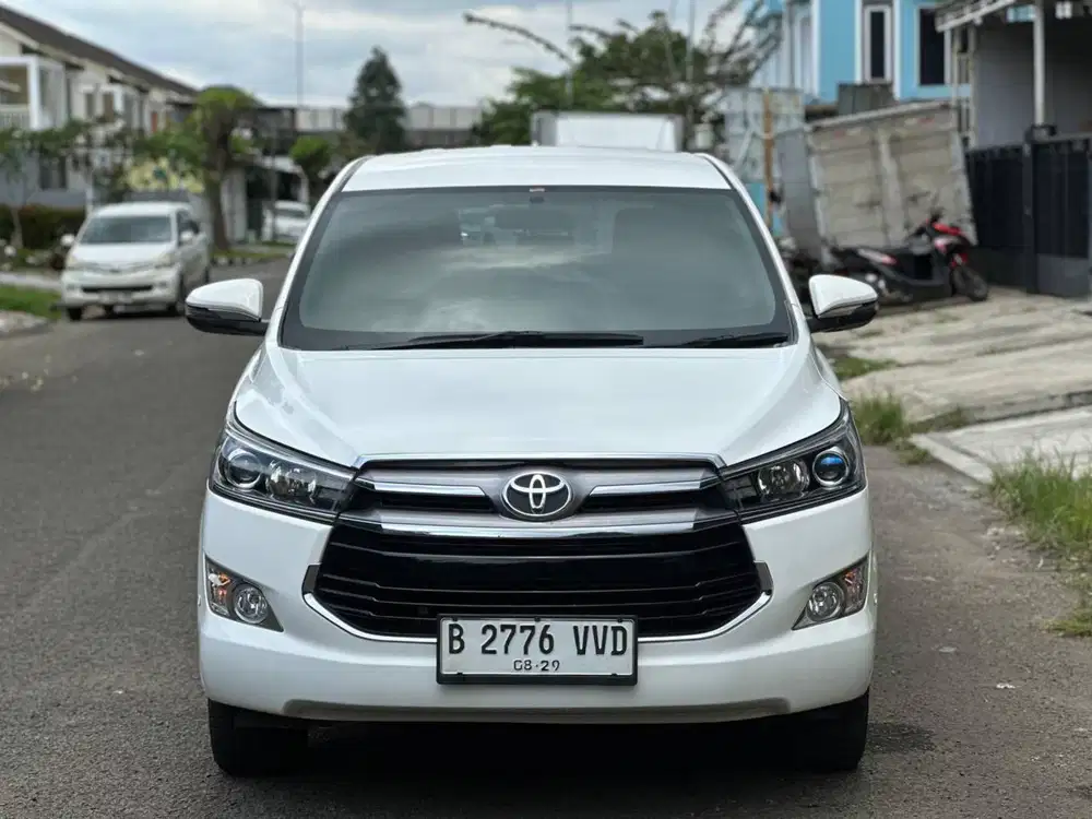 Toyota Innova 2.4 V AT 2019 Super White