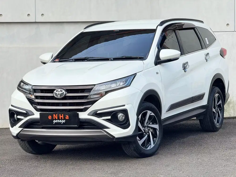 KM 32rb.. NEW RUSH GR Sport 1.5 A/T 2023.. eNHa garage Semarang..