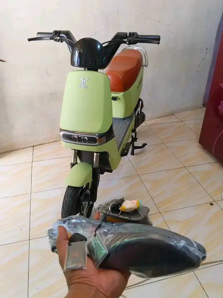 Sepeda listrik uwinfly d8s normal lengkap