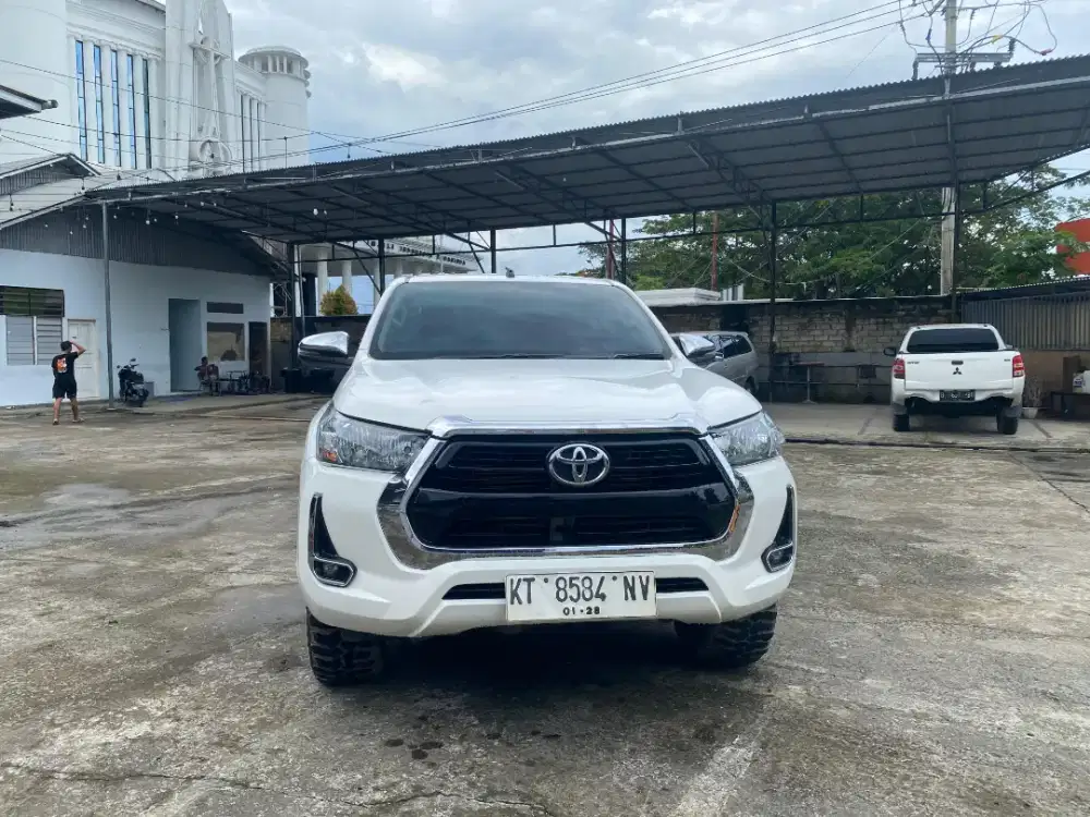 TOYOTA HILUX 4x4 MT solar 2022