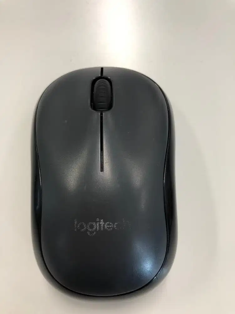 Mouse logitech hitam wireless