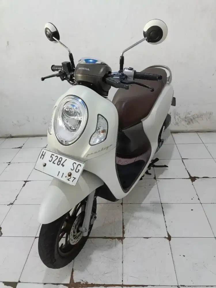 scoopy keyles putih 2022