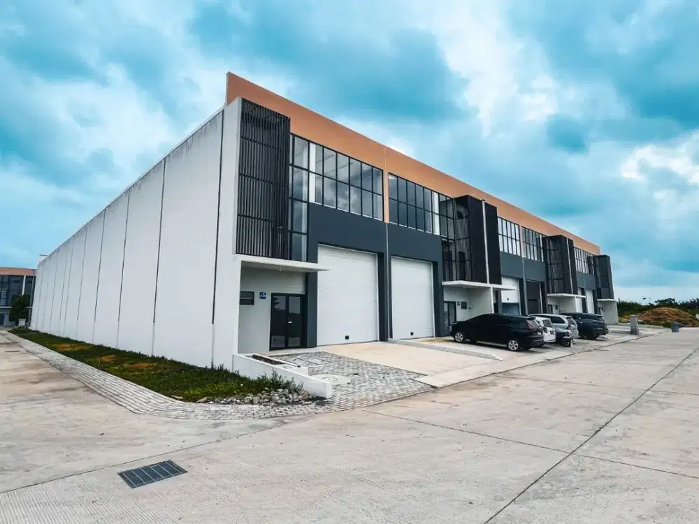 GUDANG MODERN BEBAS BANJIR-ROW JALAN LUAS COCOK UNTUK LOGISTIK DAN DISTRIBUSI