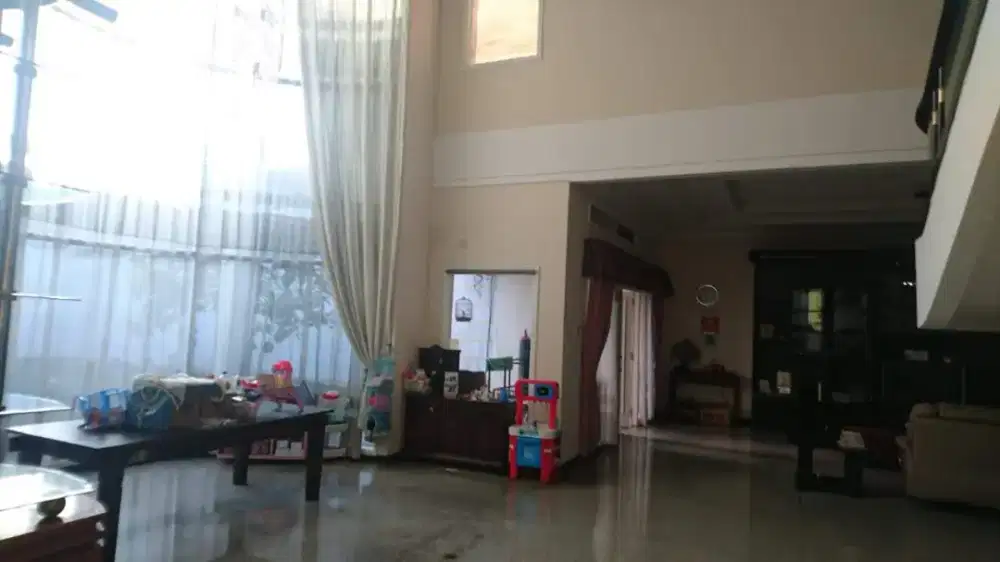 Dijual rumah 1300m2 Jln. Cipaganti