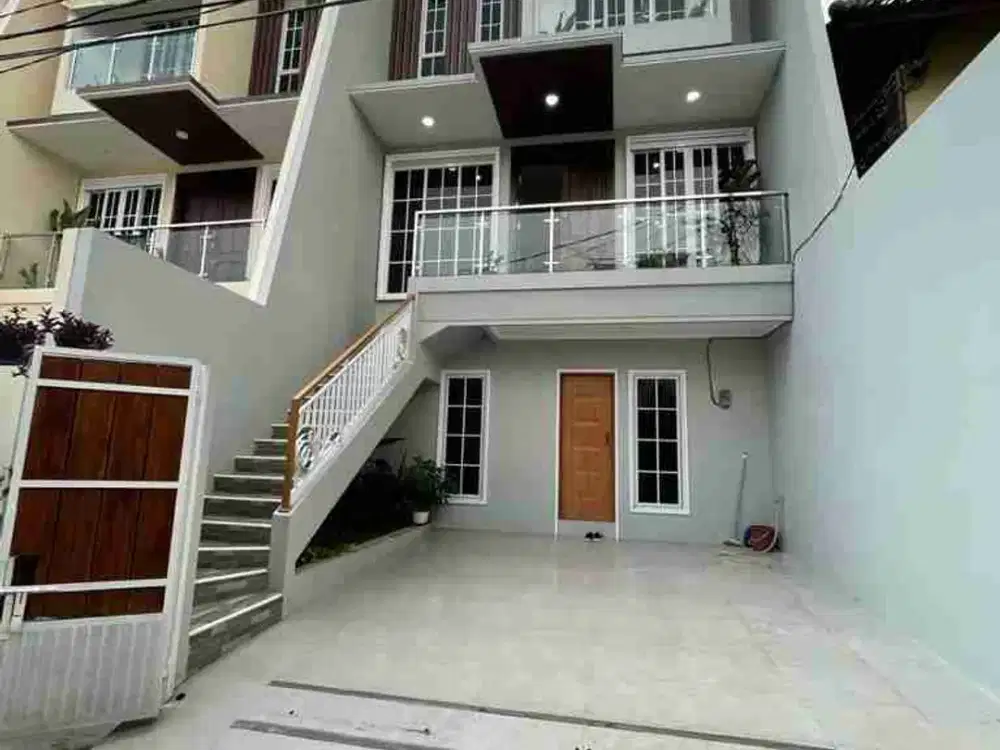 DIJUAL RUMAH MEWAH LOKASI STRATEGIS DI KALIBATA JAKARTA SELATAN