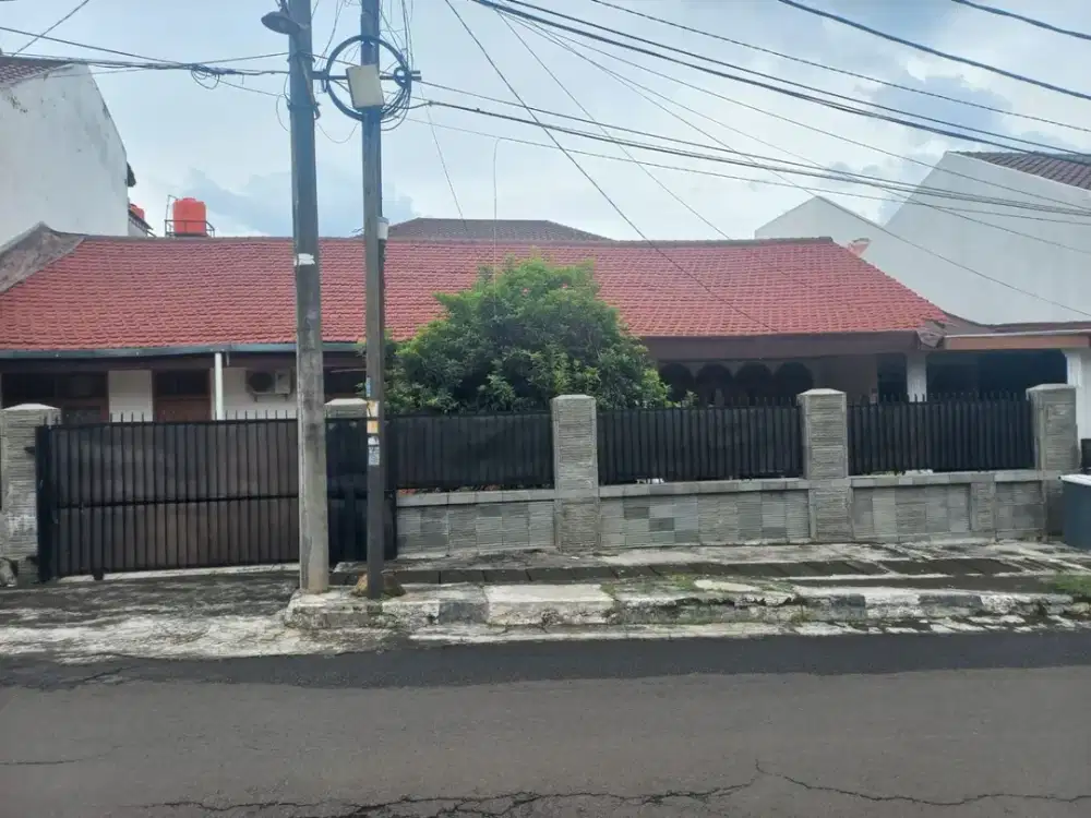 DIJUAL MURAH RUMAH LUAS di Pondok Labu Cilandak Jakarta Selatan.