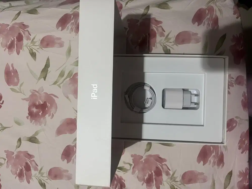 For Sale Ipad 8 32 GB Second like new