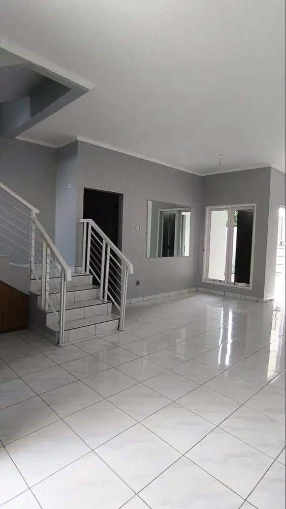 Untuk Disewa Rumah 2 Lantai Di Kawasan Hunian Nyaman