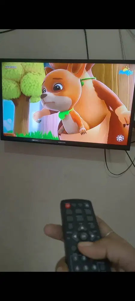 Djual TV Samsung 32inch blm smart free STB remot lengkap Dus G da 800r