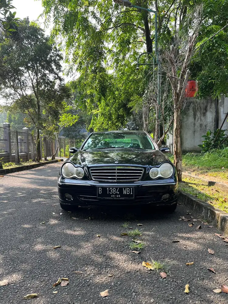 Mercedes-Benz C240 2004 Bensin