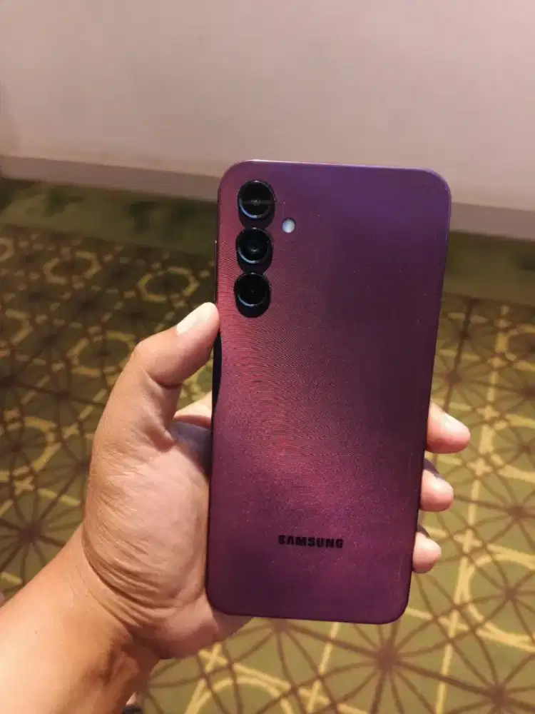 SAMSUNG A14 5G BURGUNDY LIKE NEW