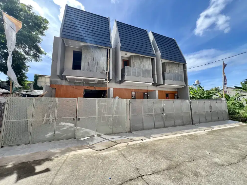 DIJUAL RUMAH 2 LANTAI BEBAS BANJIR MODERN TROPIS  JATIWARNA JATIASIH KODAU