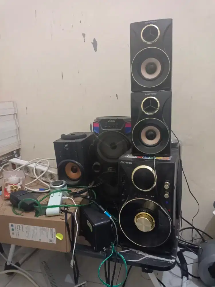 Jual punya pribadi speaker polytron, mesin cuci polytron dan 2 dumbell