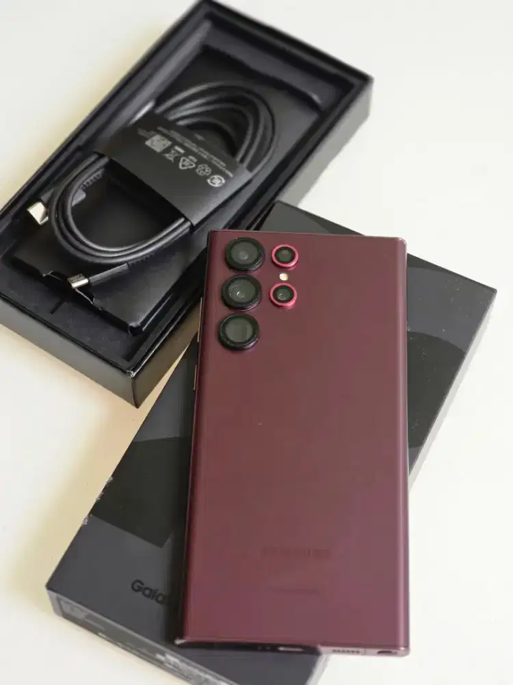 Samsung S22 ultra Burgundy