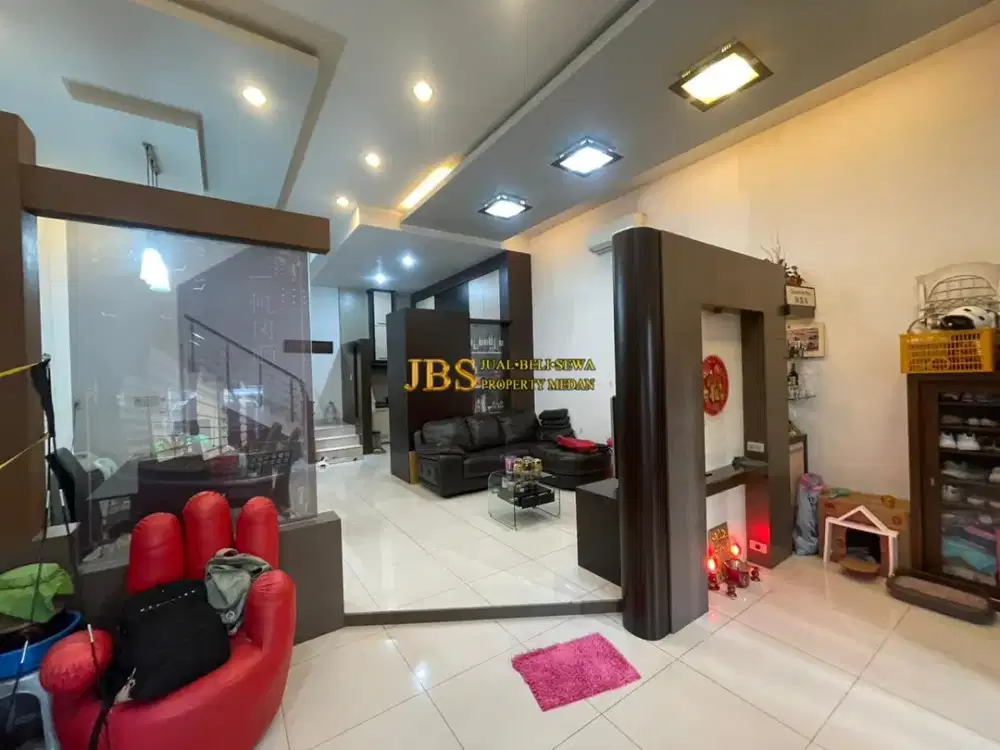 Jual Rumah Fully Furnished 2,5 Tingkat di Komplek Cemara Asri Medan Jalan Strawberry