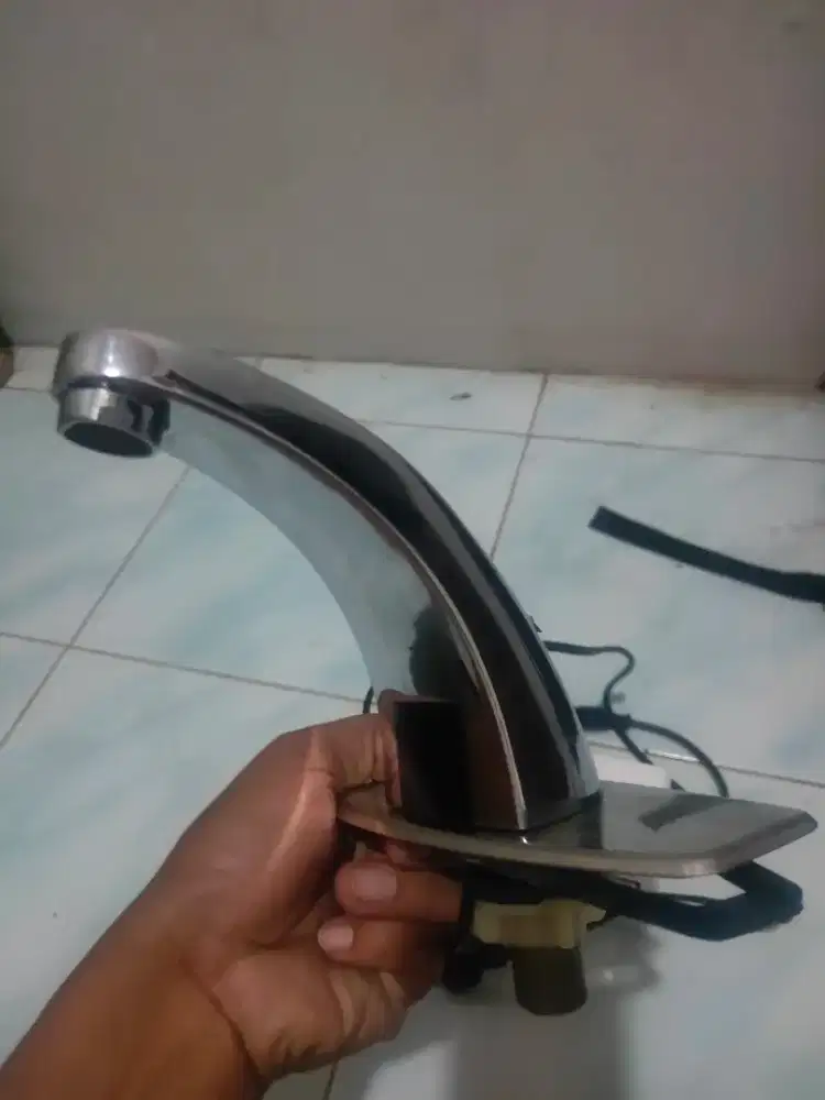 Kran sensor infrared otomatis